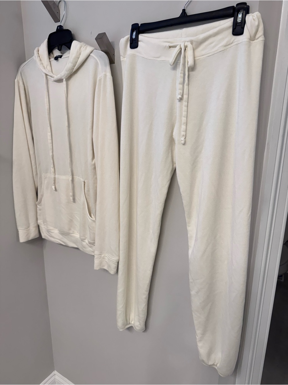 NWOT Women's Cream Jacket Hoodie & Jogger Set - Picture 3 of 6